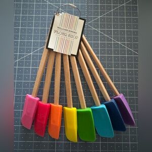 WS Flour Shop mini wooden spatulas. RAINBOW!! Set of 8. NWT!!